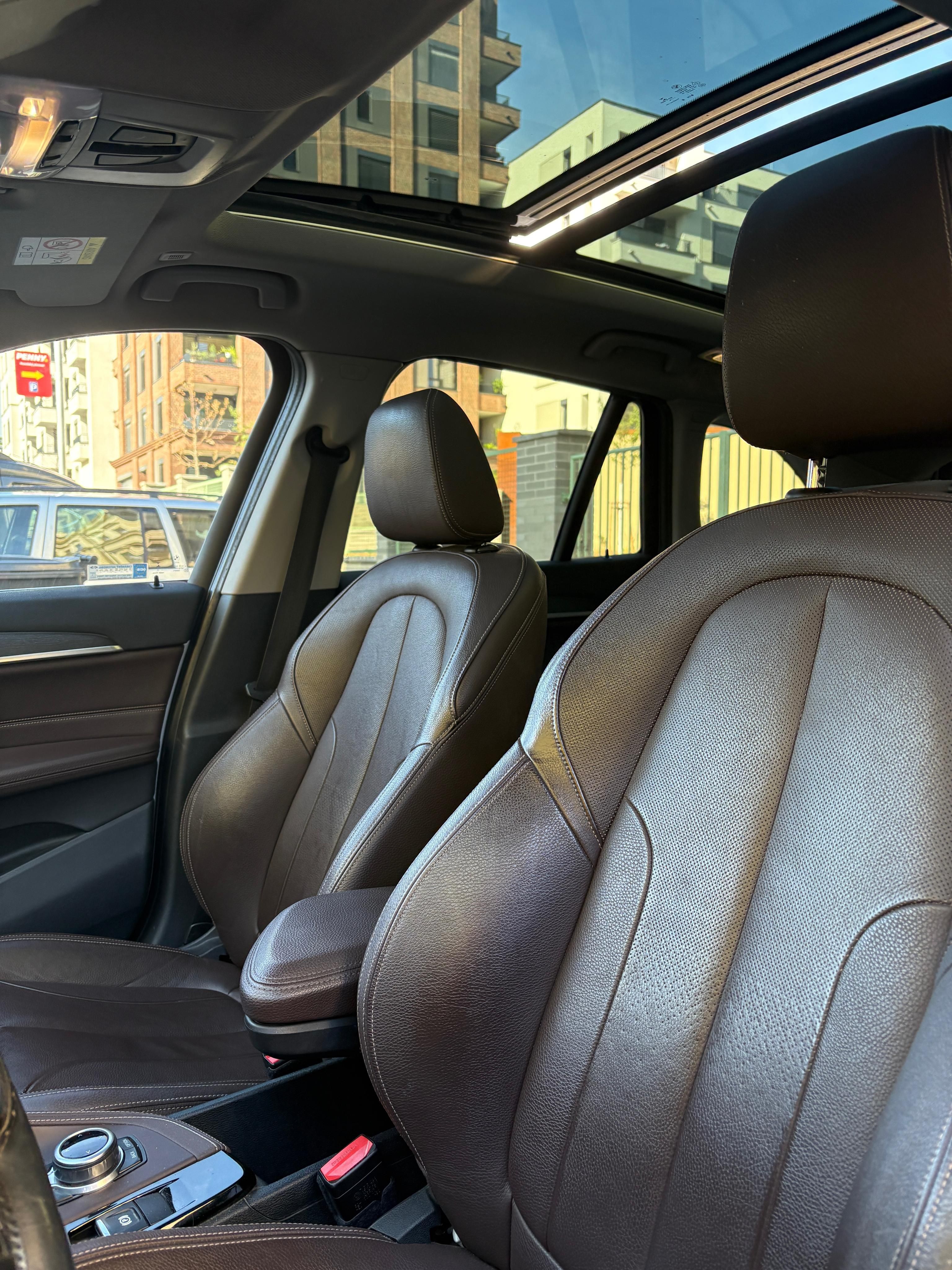 BMW X1, xDrive25d, kůže, panorama, ČR - fotka 2