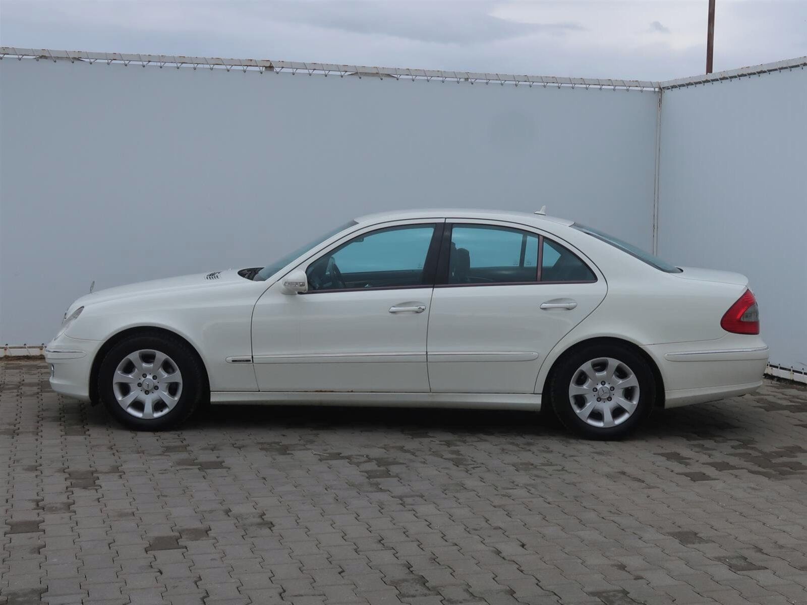 Mercedes-Benz Třídy E, 200 CDI - fotka 3