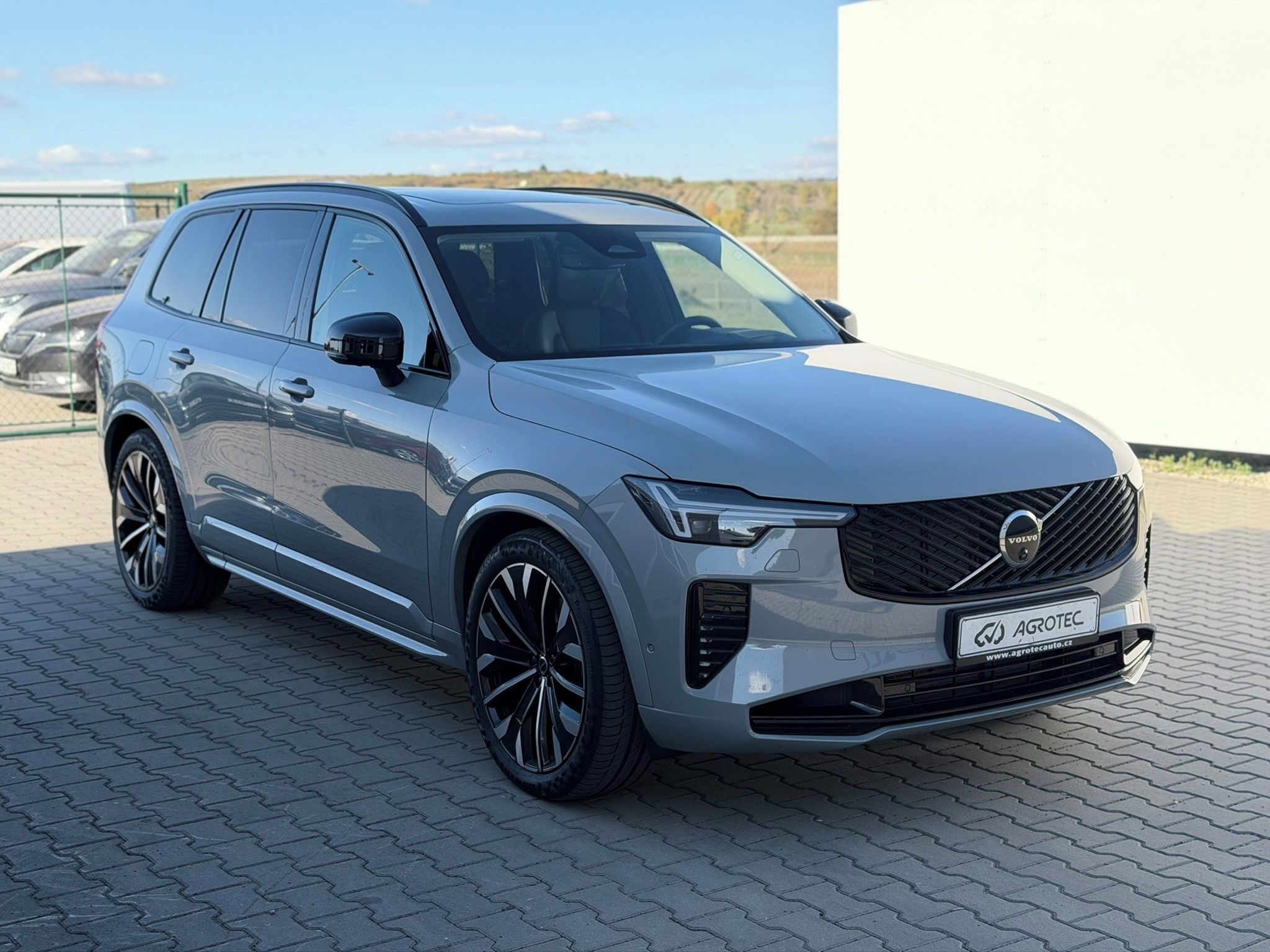 Volvo XC90, 2.0 PHEV 335 kW T8 Ultra Dark