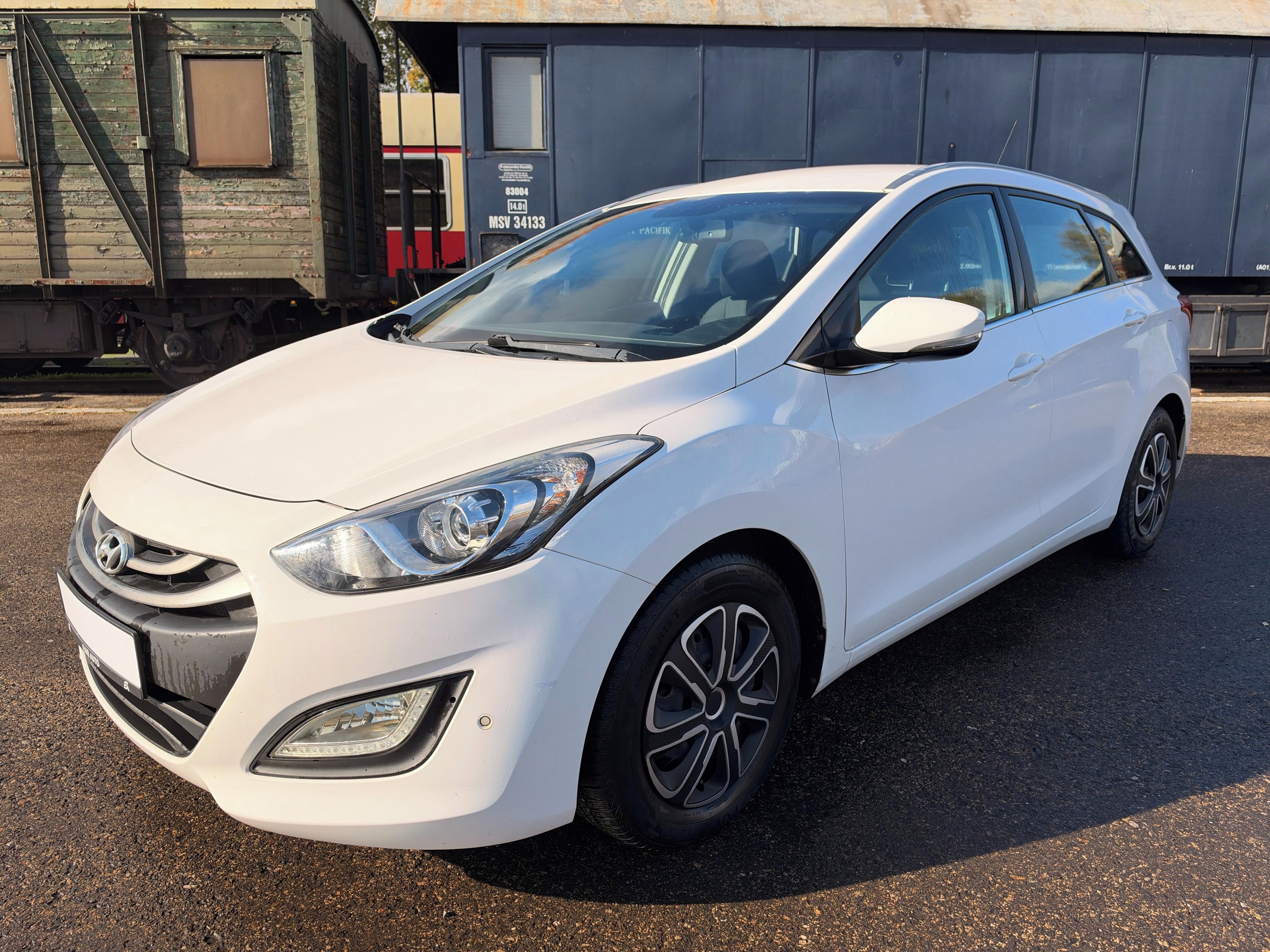 Hyundai i30, 1.6CRDi 81kW TRIKOLOR SMART CO - fotka 3