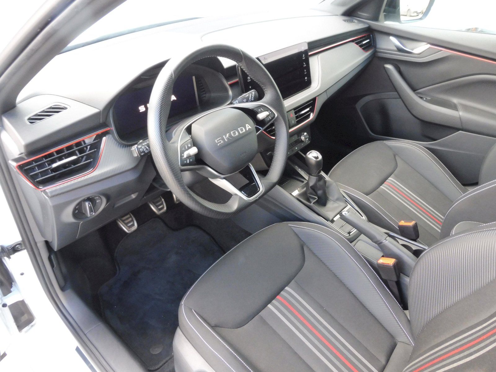 Škoda Scala, Monte Carlo 1,5 TSI 110kW - fotka 6