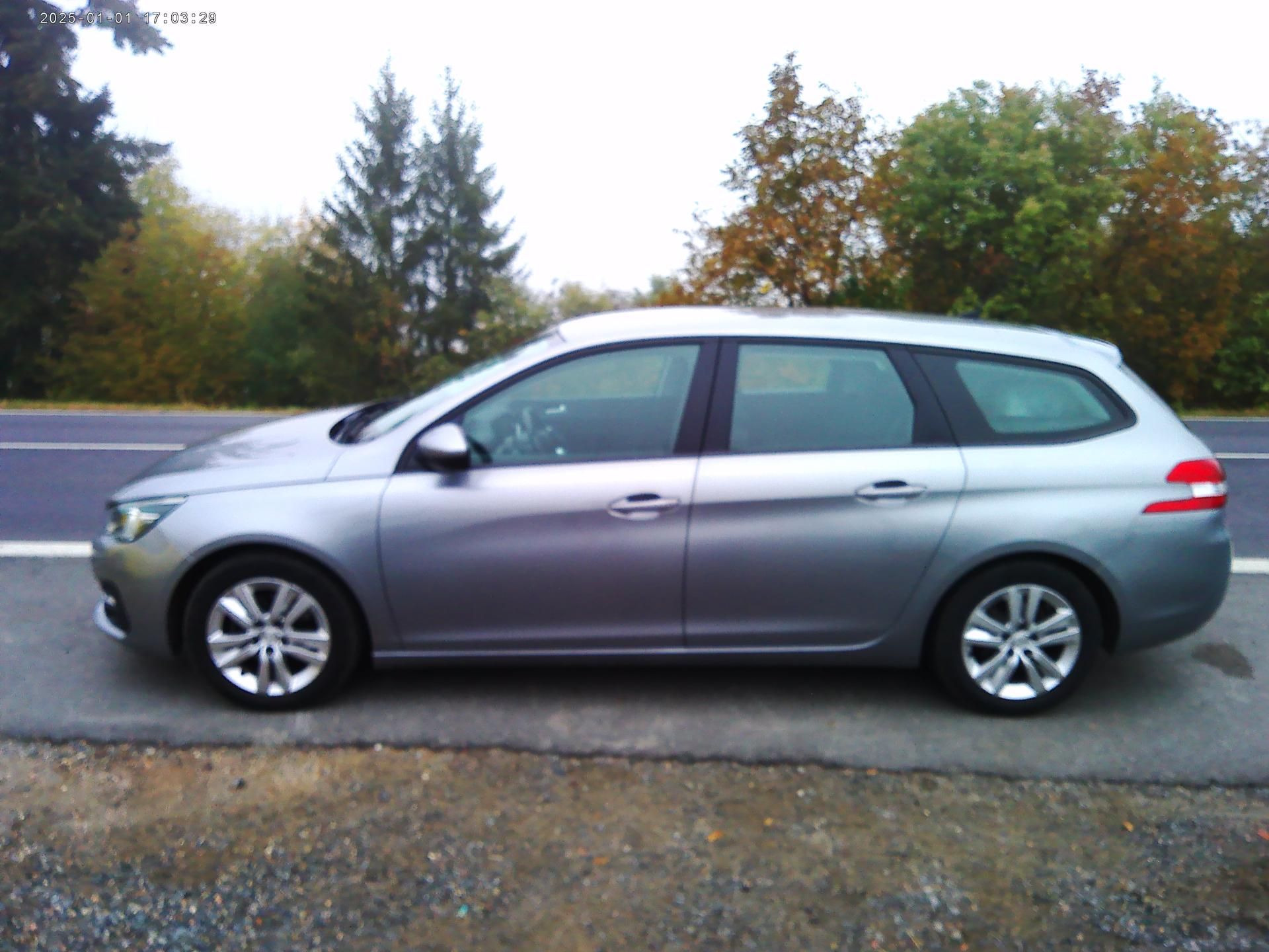 Peugeot 308, 1.6 HDi, 73 kW, klima, 2x kola - fotka 2