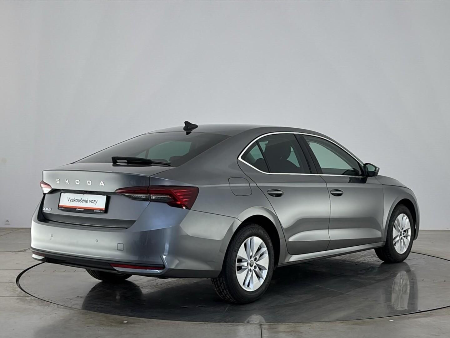 Škoda Octavia, 1.5 TSI M-HEV / 110 kW Top Sel - fotka 2