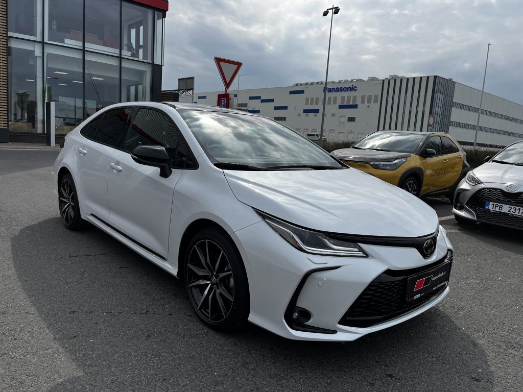 Toyota Corolla, 1.8Hybrid GR Sport ODBĚR IHNED - fotka 2