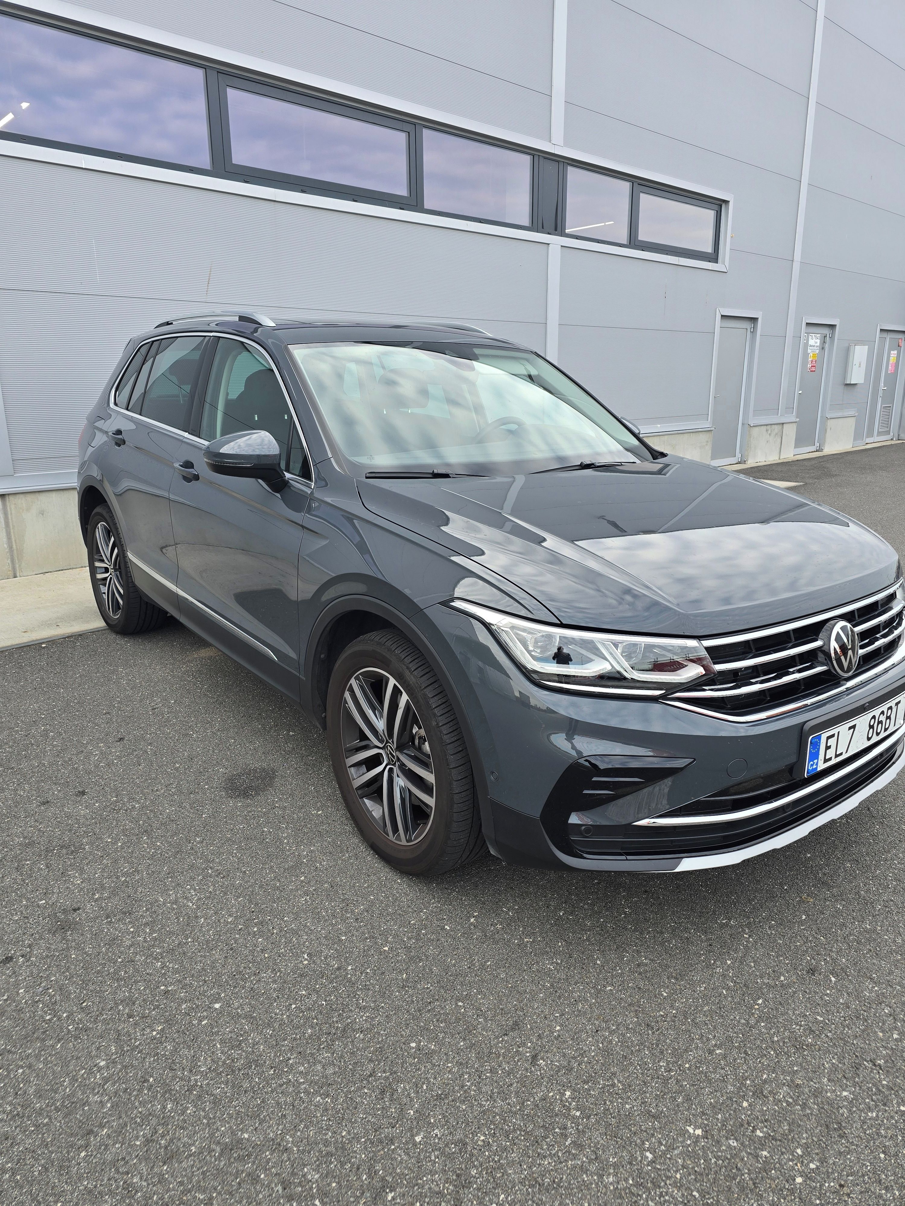 Volkswagen Tiguan, TIGUAN Hybrid Elegance 1,4 TSI - fotka 3