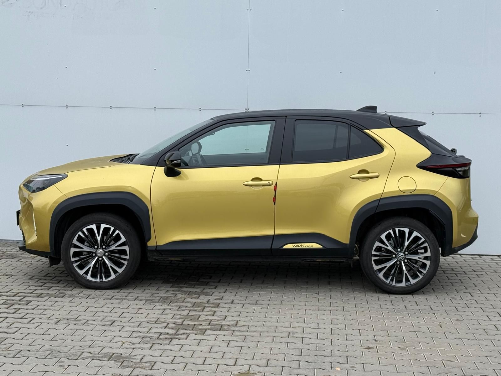 Toyota Yaris Cross, 1.5 HSD e-CVT Executive FWD - fotka 3