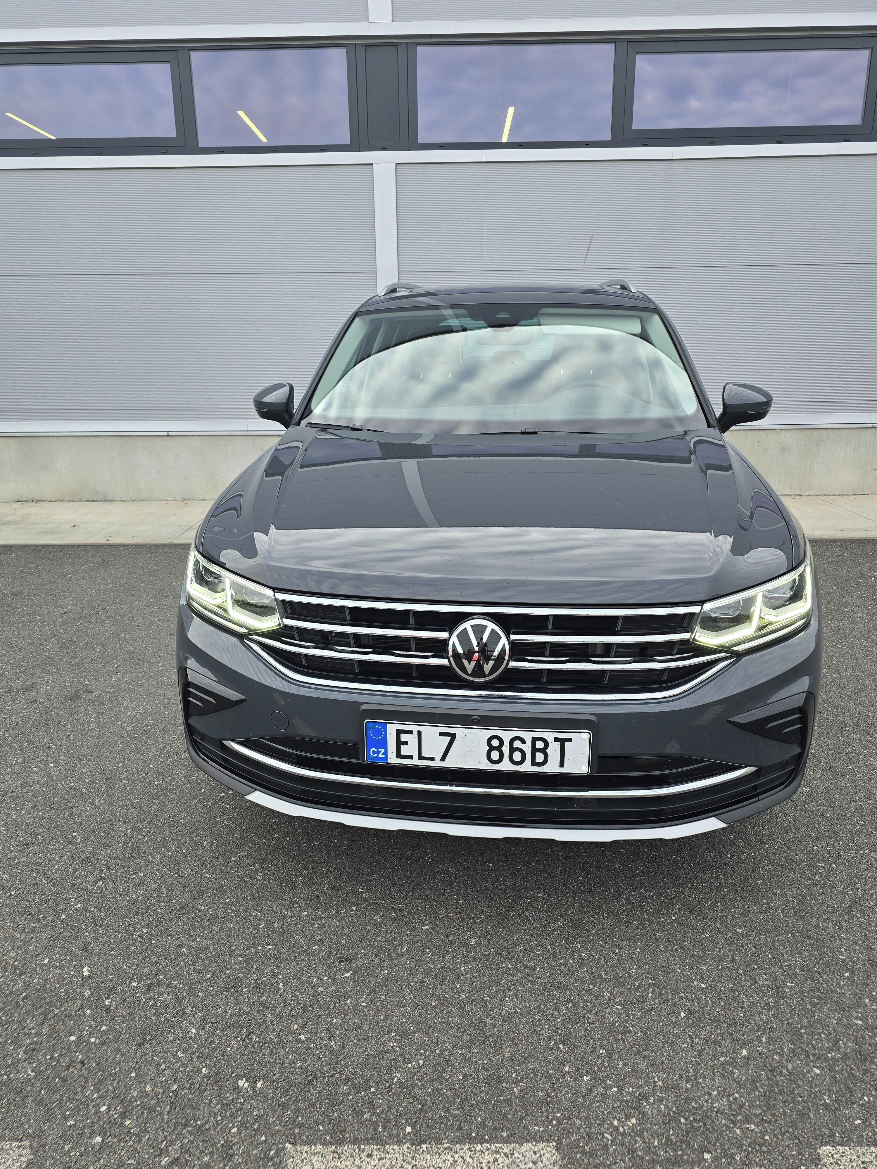Volkswagen Tiguan, TIGUAN Hybrid Elegance 1,4 TSI - fotka 2