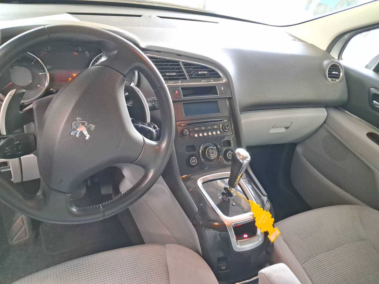 Peugeot 5008, 1.6 HDi, Automat, 7 míst - fotka 3