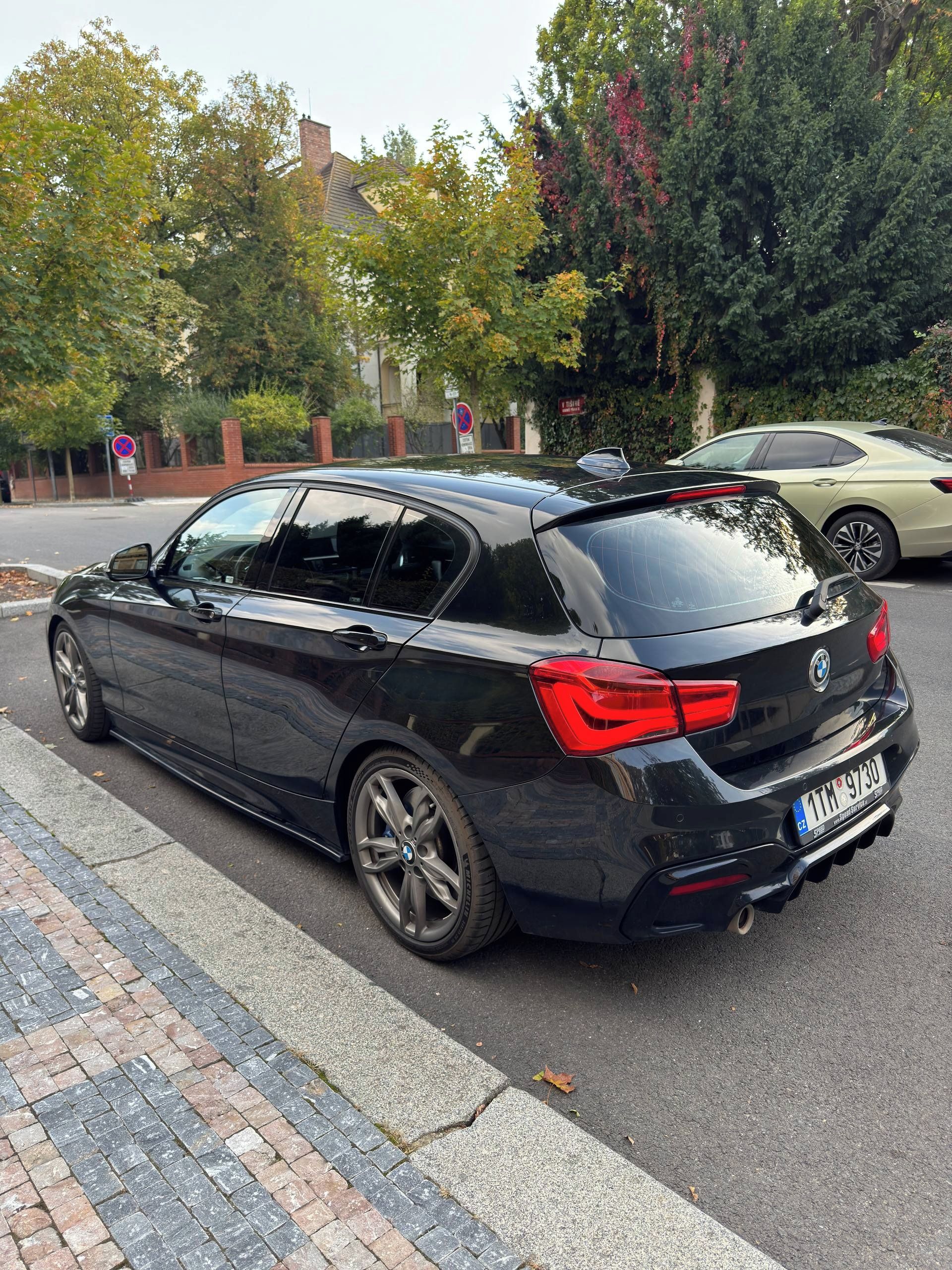 BMW Řada 1, M140i xDrive, LED, hifi, AT - fotka 4