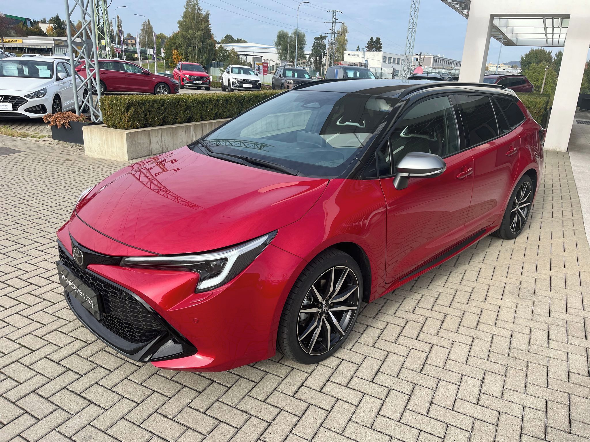 Toyota Corolla, 1.8 Hybrid GR Sport Dynamic - fotka 2