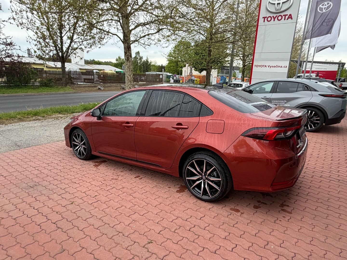 Toyota Corolla, 1.8L Hybrid 140 koní 4x2 GR - fotka 5