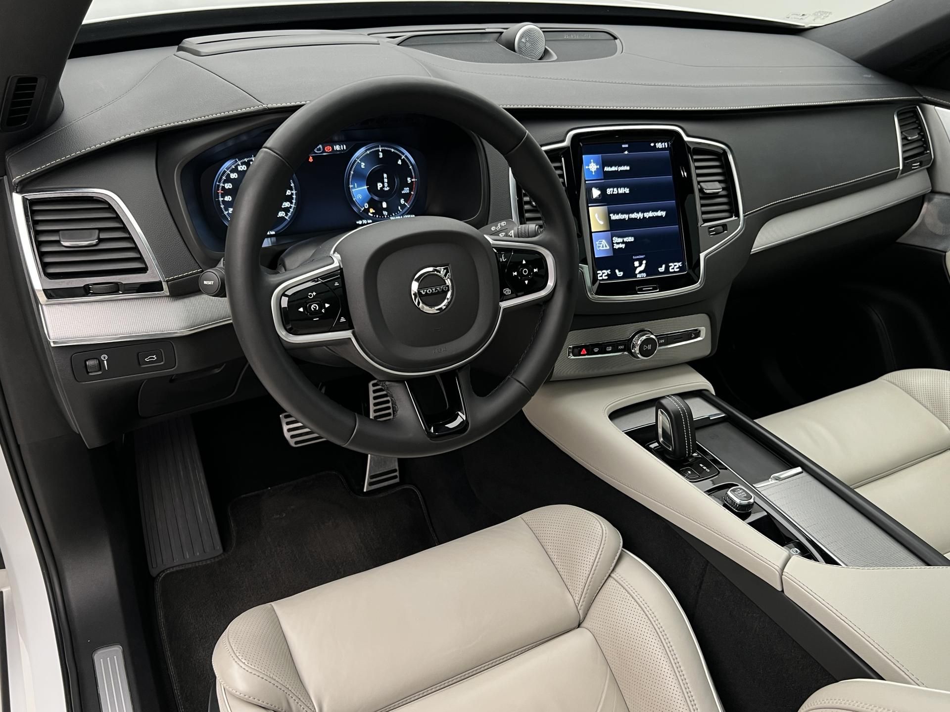 Volvo XC90, B5 AWD R-DESIGN 7 MÍST AUT - fotka 4