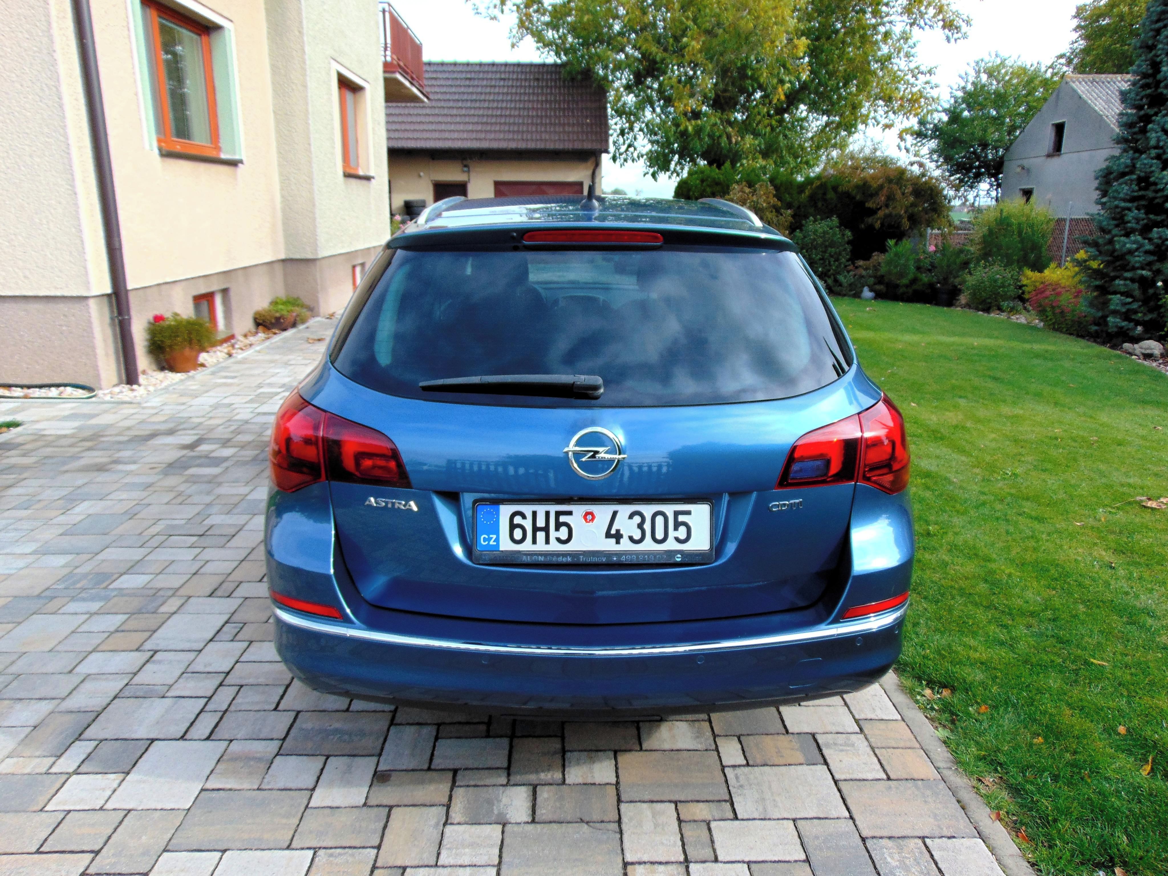 Opel Astra, OPEL ASTRA 1.6 CDTI,ČR,1.MAJ - fotka 6