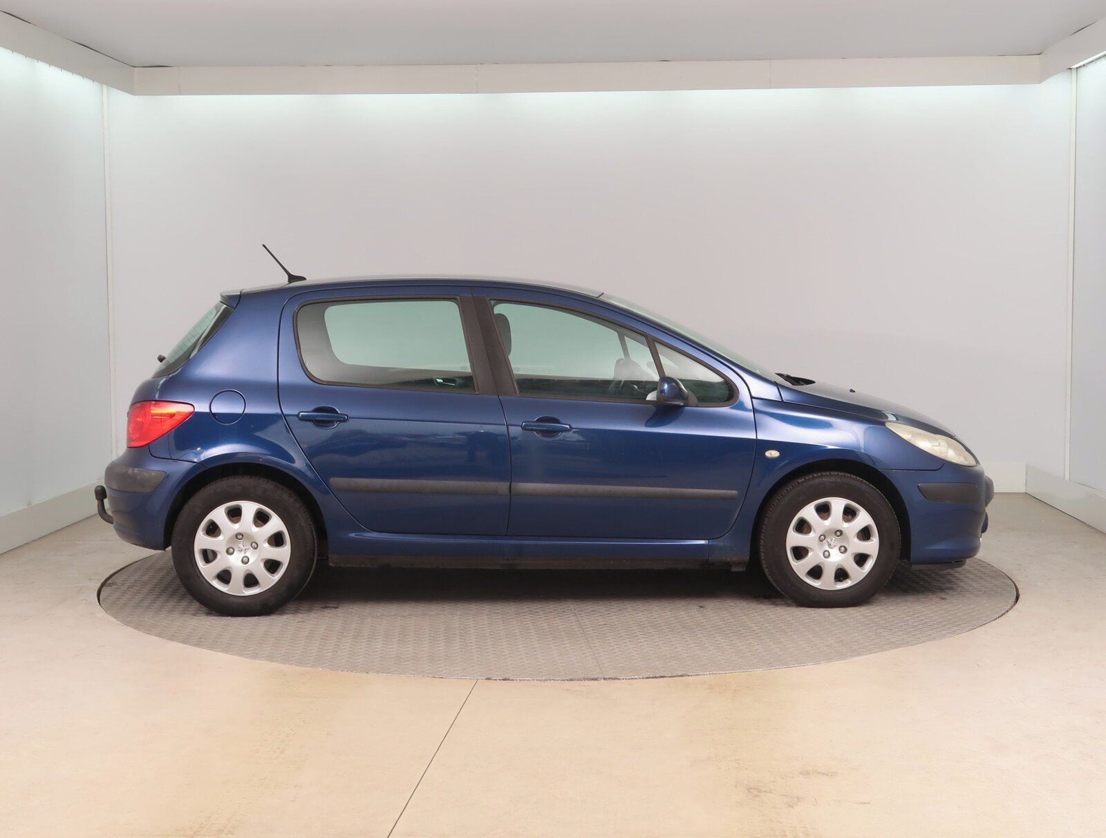Peugeot 307, 1.4 16V, po STK, Tažné, Klima - fotka 6