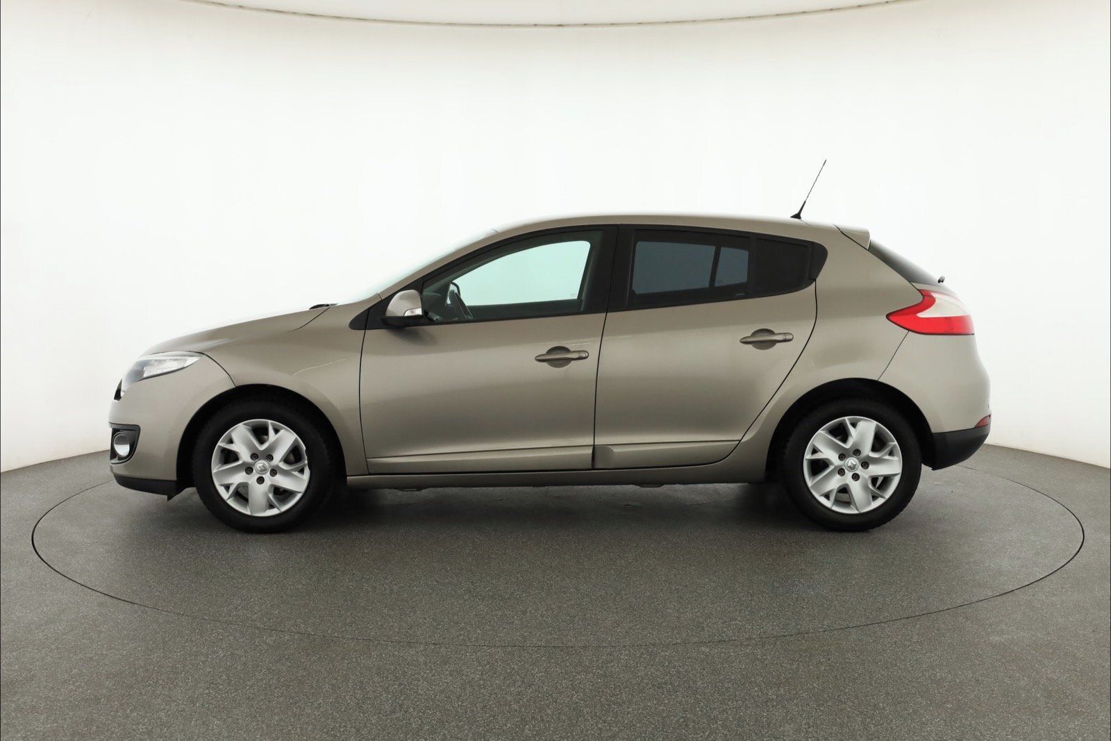 Renault Mégane, 1.6 16V, Automatická klima - fotka 3