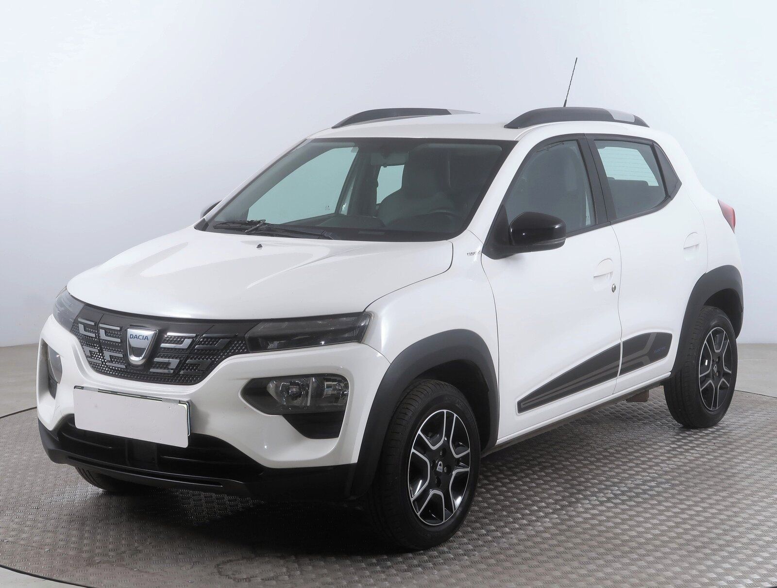 Dacia Spring, Electric 45 (27 kWh), Automat - fotka 2