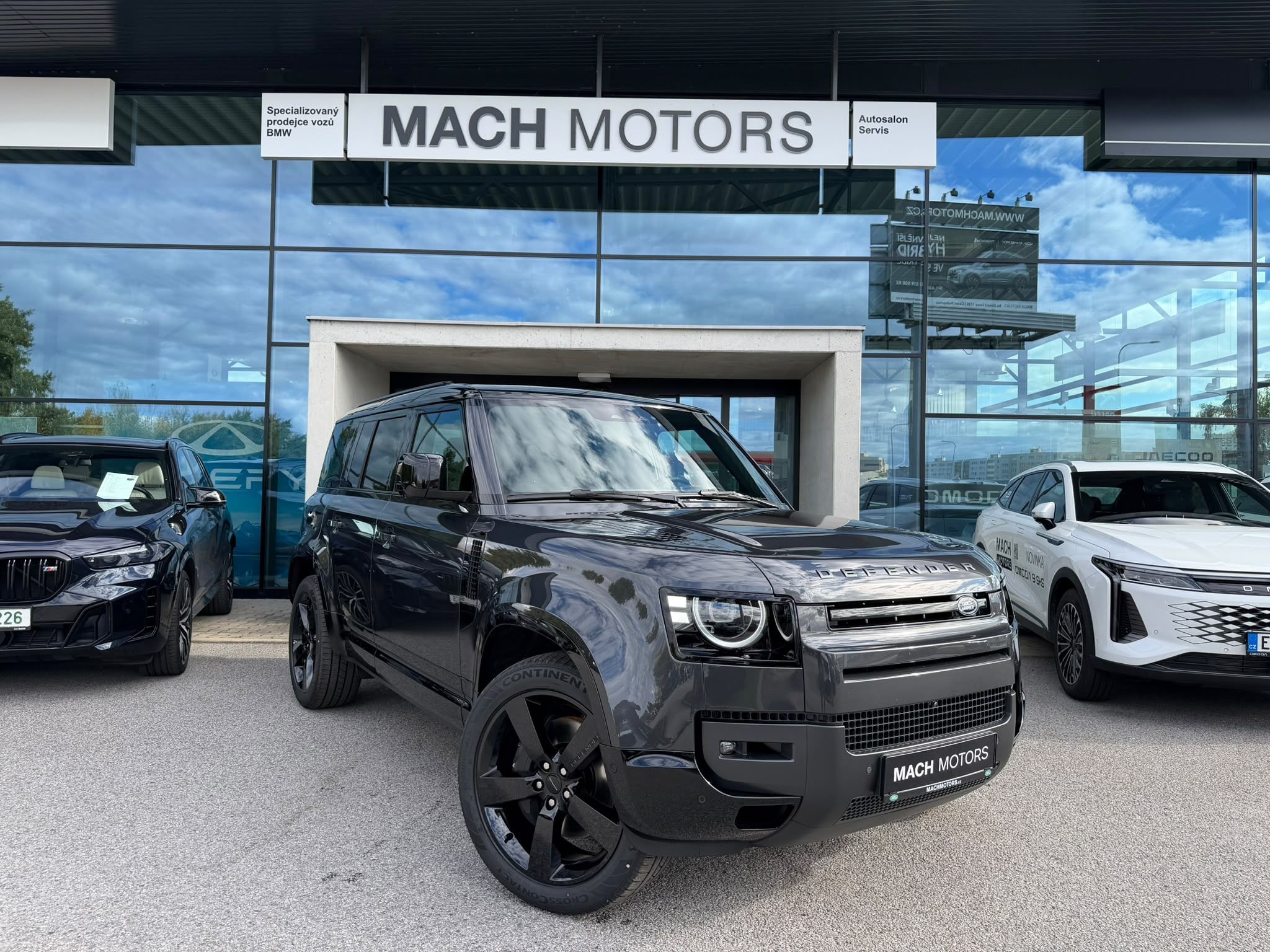 Land Rover Defender, 110 X-Dynamic HSE V8 P425 - fotka 2