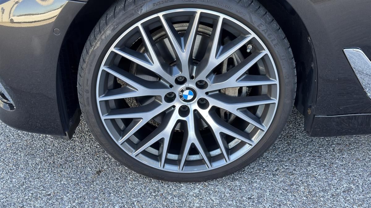 BMW Řada 5, 540xi LuxuryLine ČR 1.majitel - fotka 4