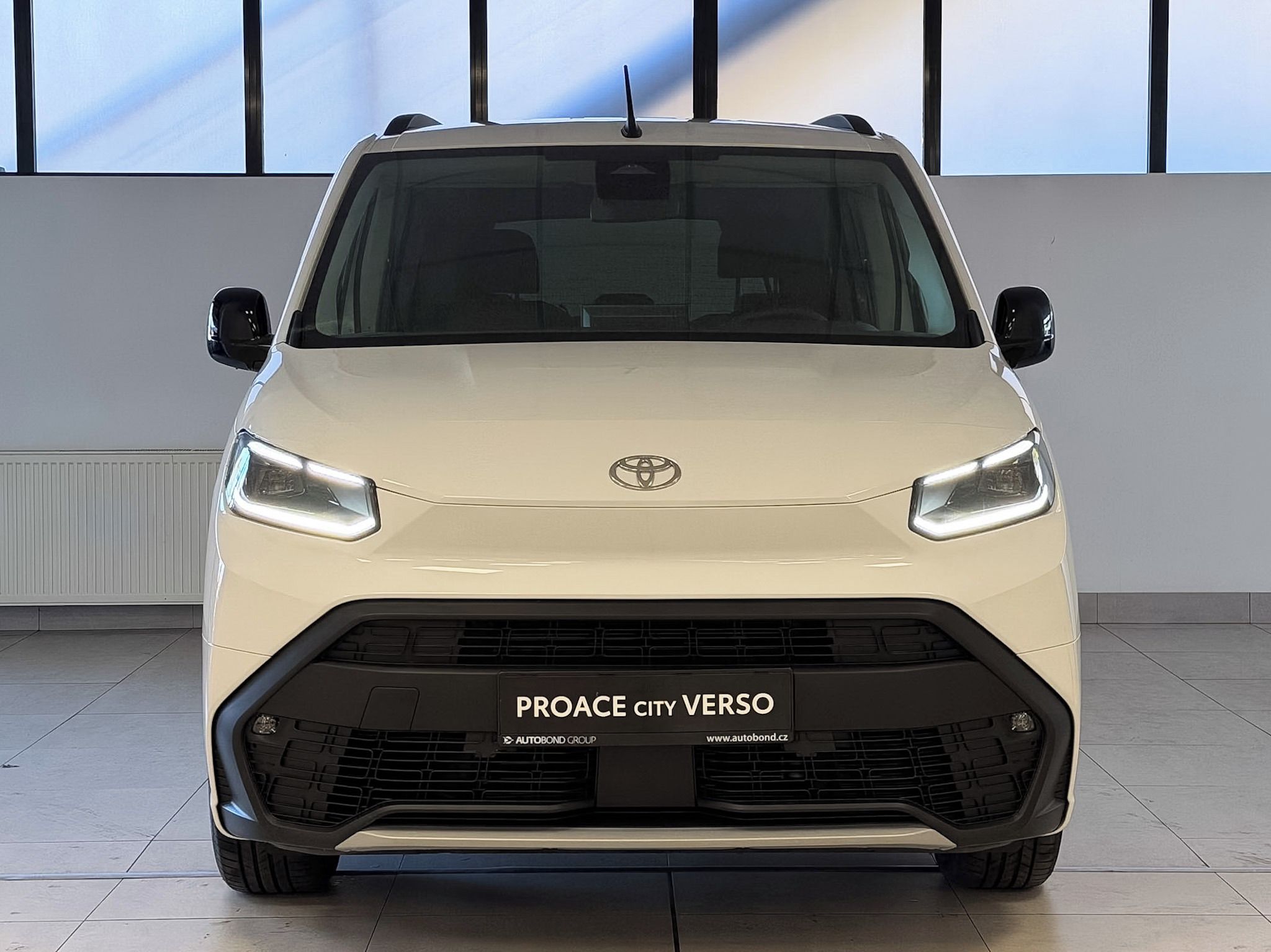 Toyota Proace City Verso, Family, 1.2L Petrol, 4x2, 6MT - fotka 2