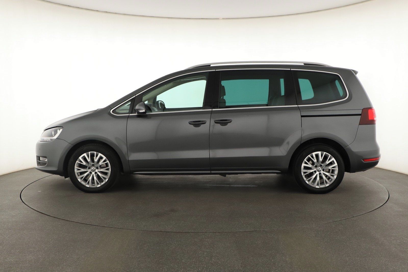 Volkswagen Sharan, 2.0 TDI BMT, Automat, Kůže - fotka 3