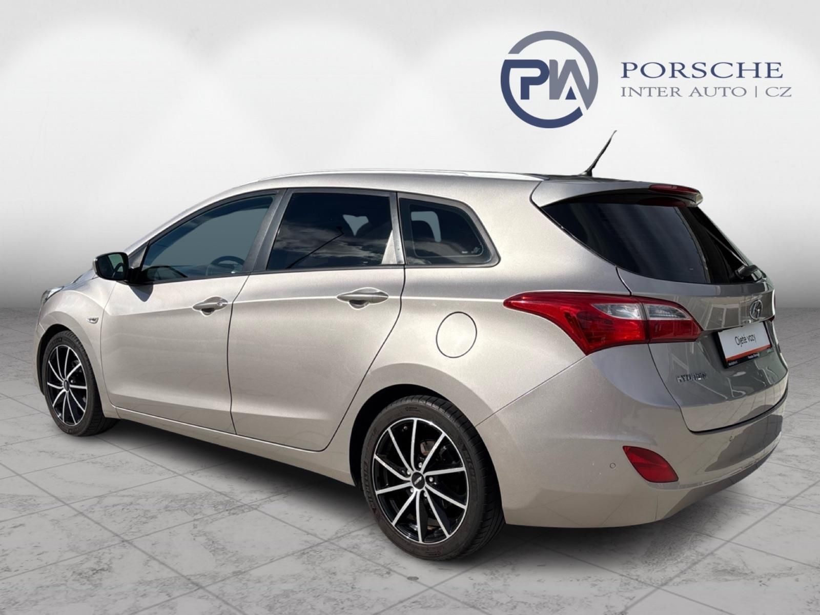 Hyundai i30, 1.6 GDi 99kW - fotka 6