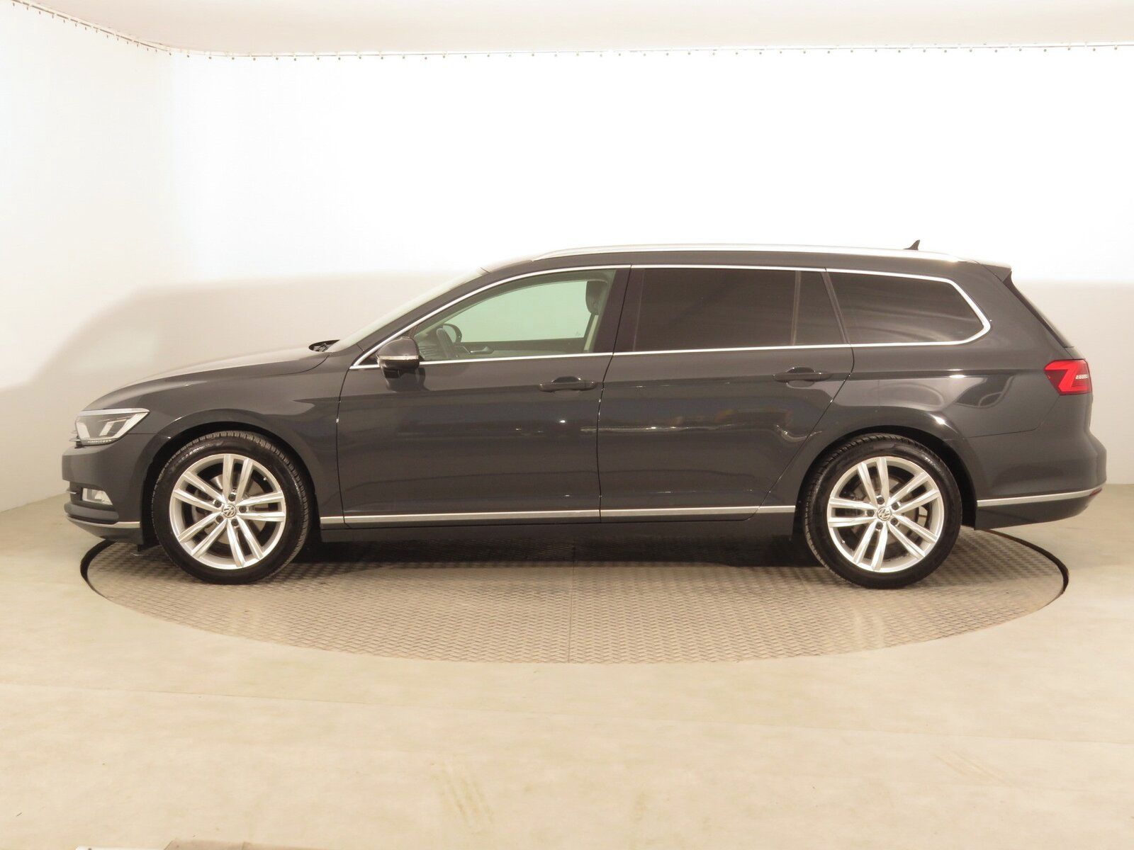 Volkswagen Passat, 2.0 TDI, Highline, Automat - fotka 3