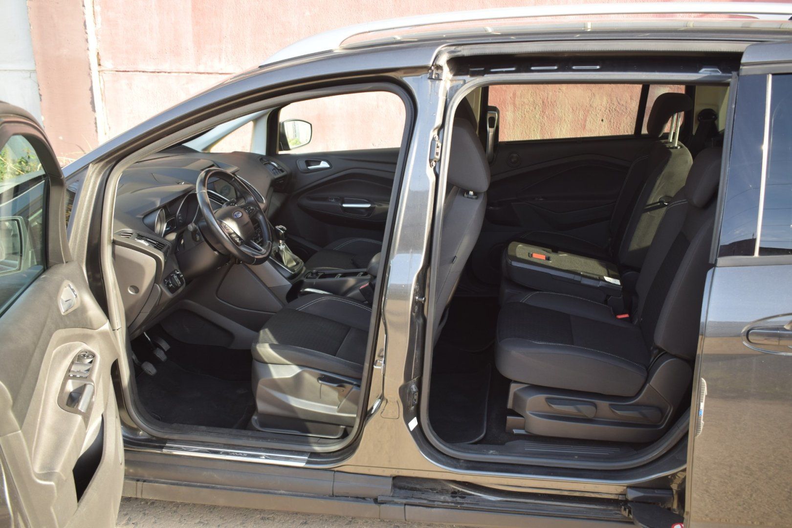 Ford Grand C-MAX, 1,5i 7 MÍST - fotka 5