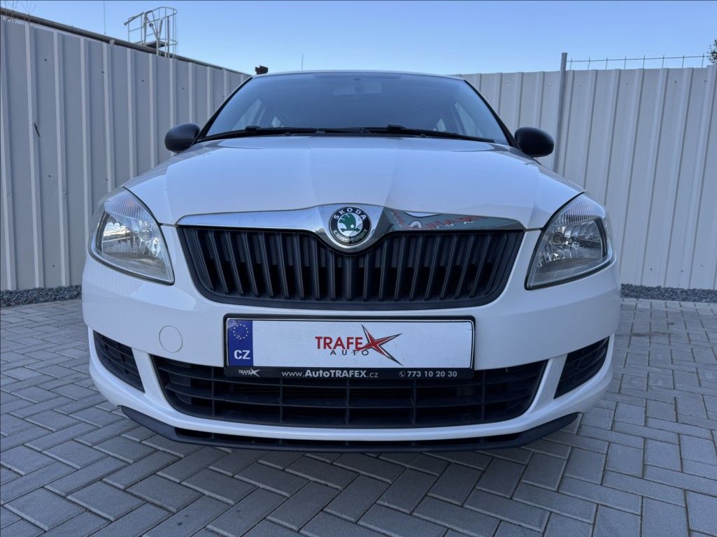 Škoda Fabia, 1,4 i 16V tažné DPH 1.maj. ČR - fotka 2