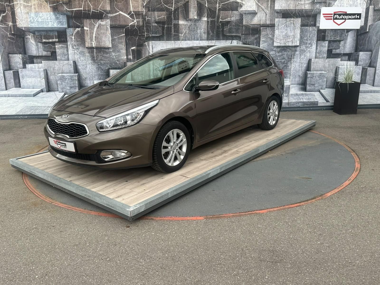 Kia Cee´d, 1.4LPG, 73KW, EXCELLECE - fotka 3