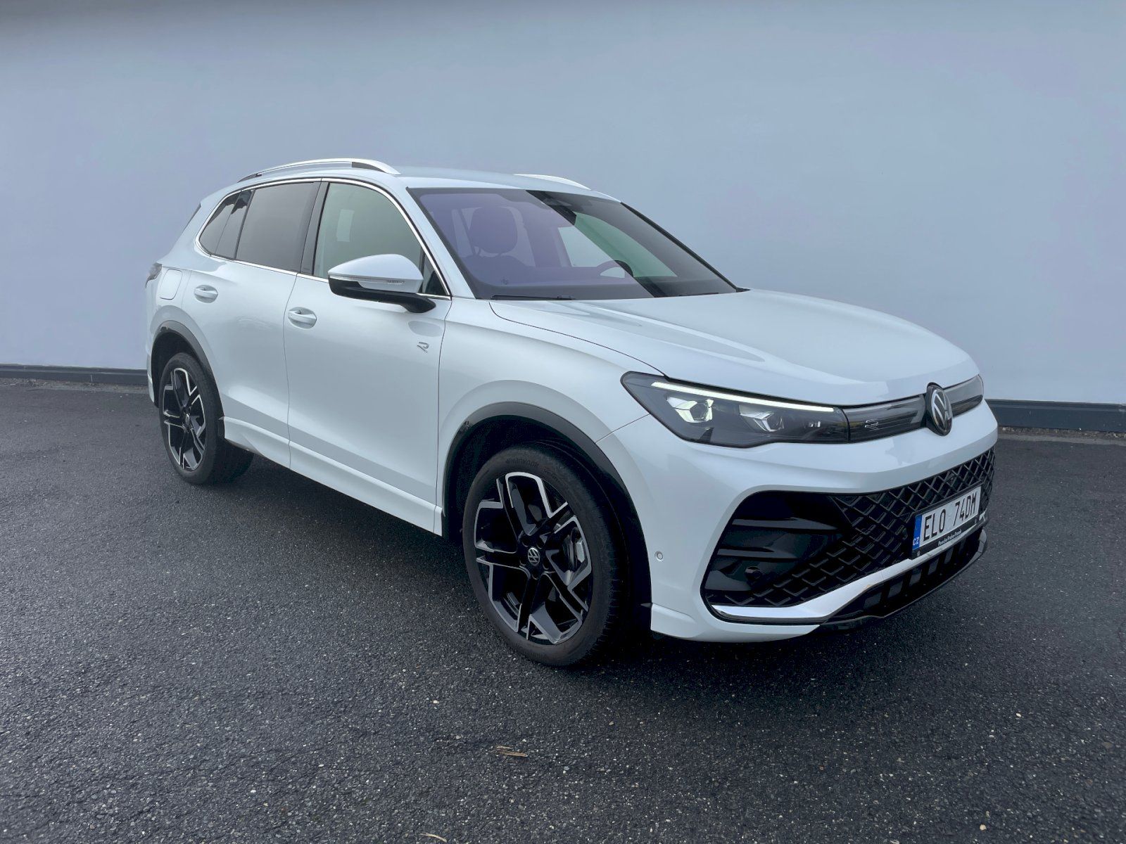 Volkswagen Tiguan, TIGUAN R-LINE 1,5 TSI 130 KW E - fotka 6