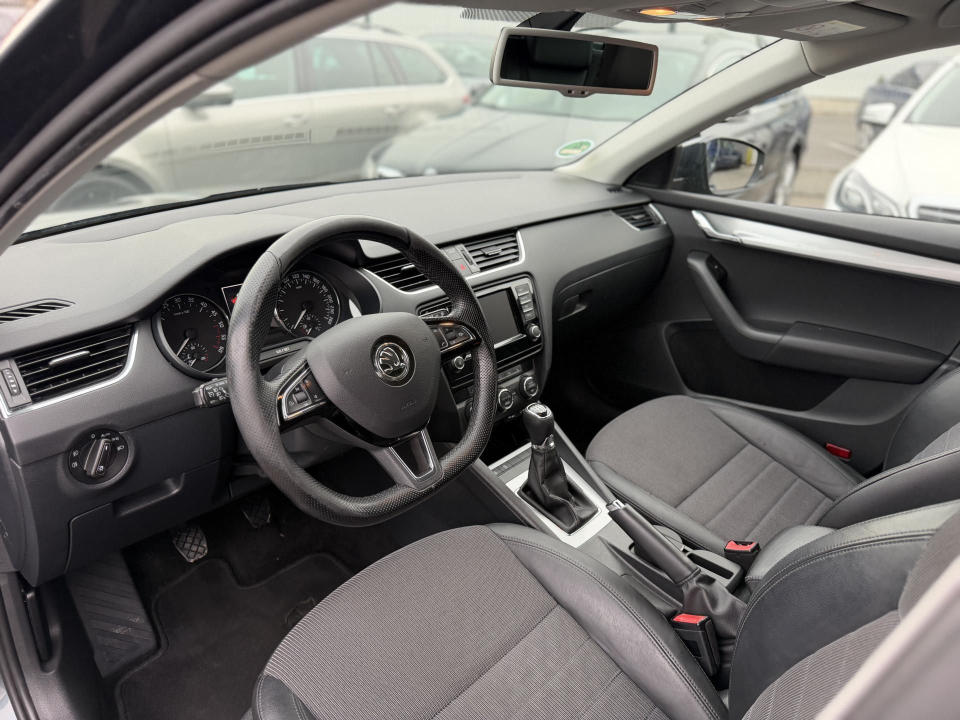 Škoda Octavia, 2.0 TDi, 110kw, manuál - fotka 5