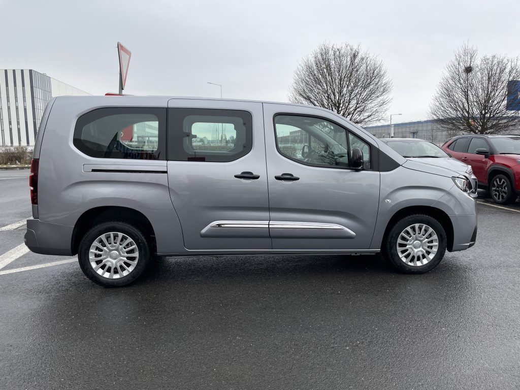 Toyota Proace City Verso, 1.5D MT 130k Business 7S - fotka 2