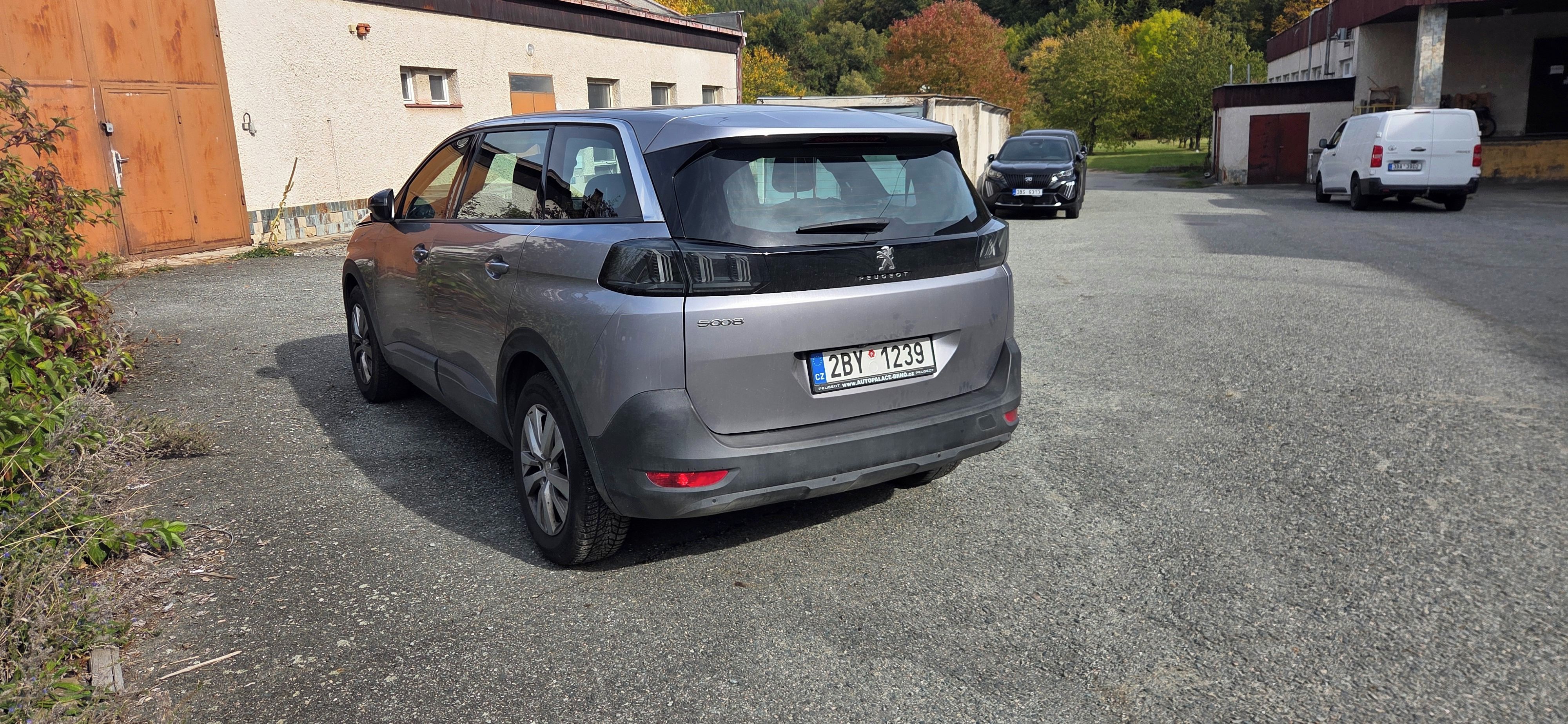 Peugeot 5008, Servisováno - fotka 3