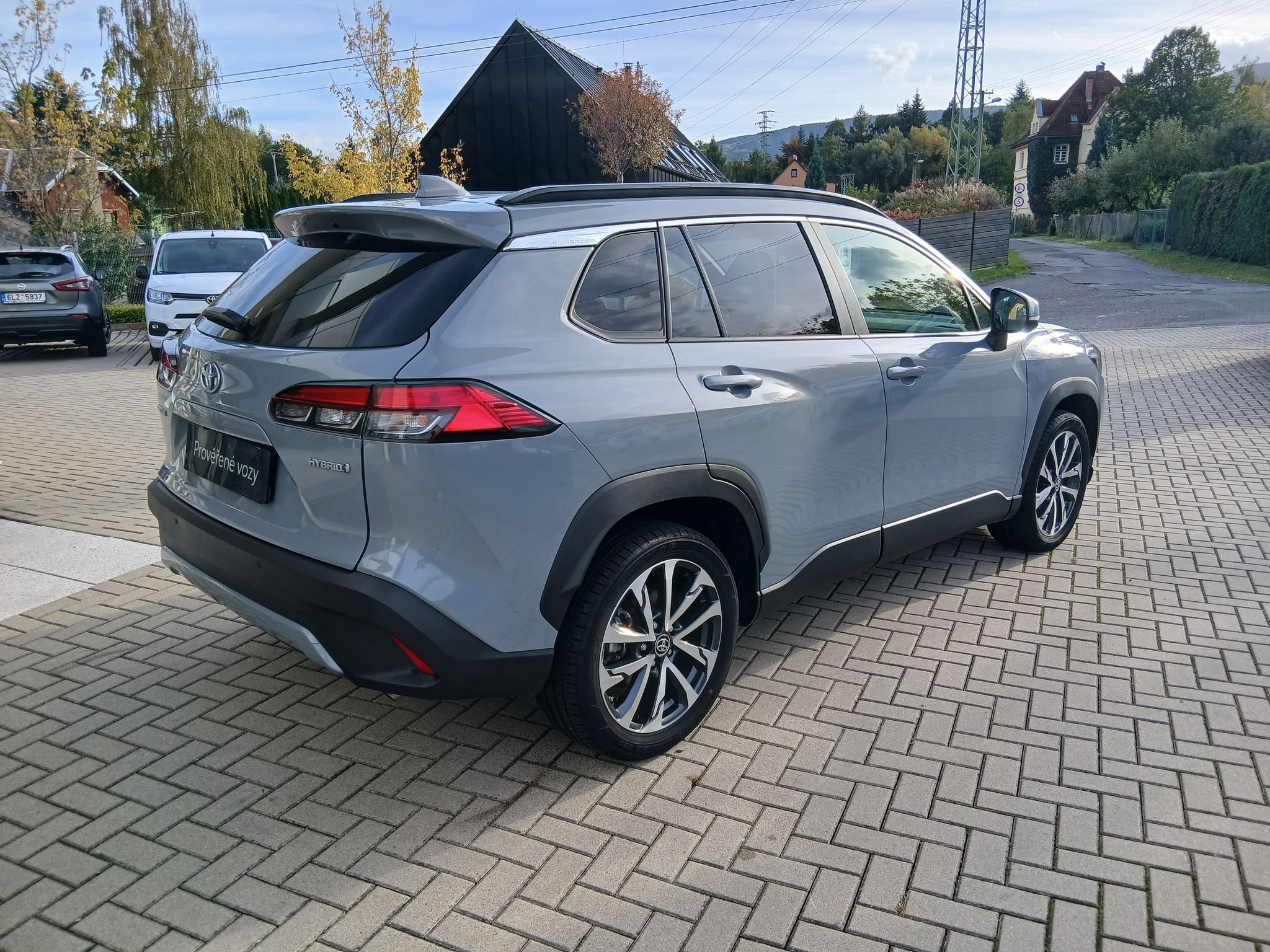 Toyota Corolla Cross, 2.0 Hybrid e-CVT Executive - fotka 6