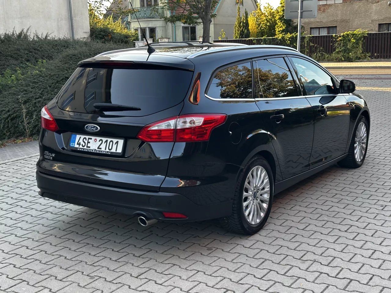 Ford Focus, 1.6 16V Titanium Navi Xenony - fotka 5