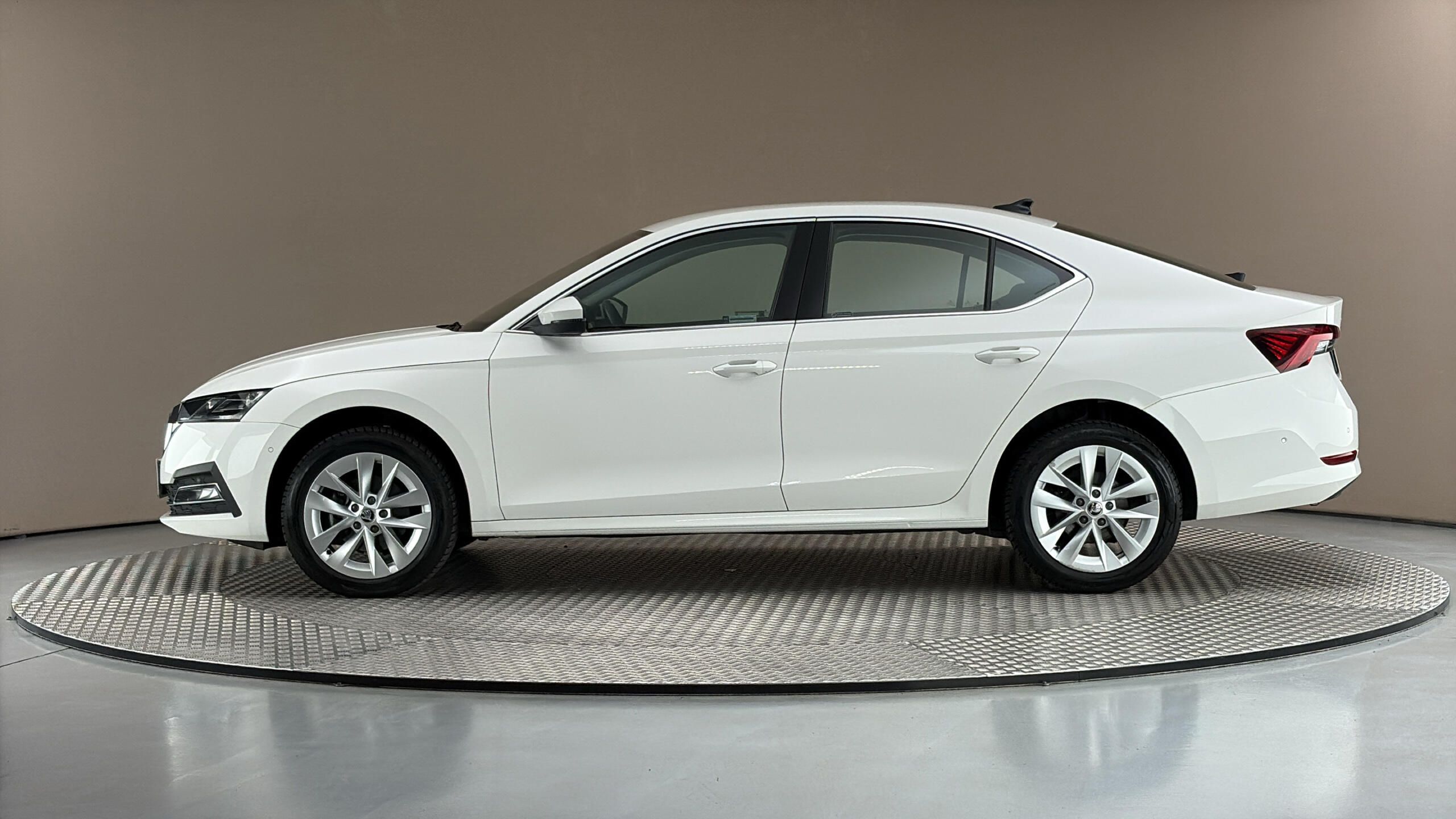 Škoda Octavia, 2.0 TDI DSG Style - fotka 4