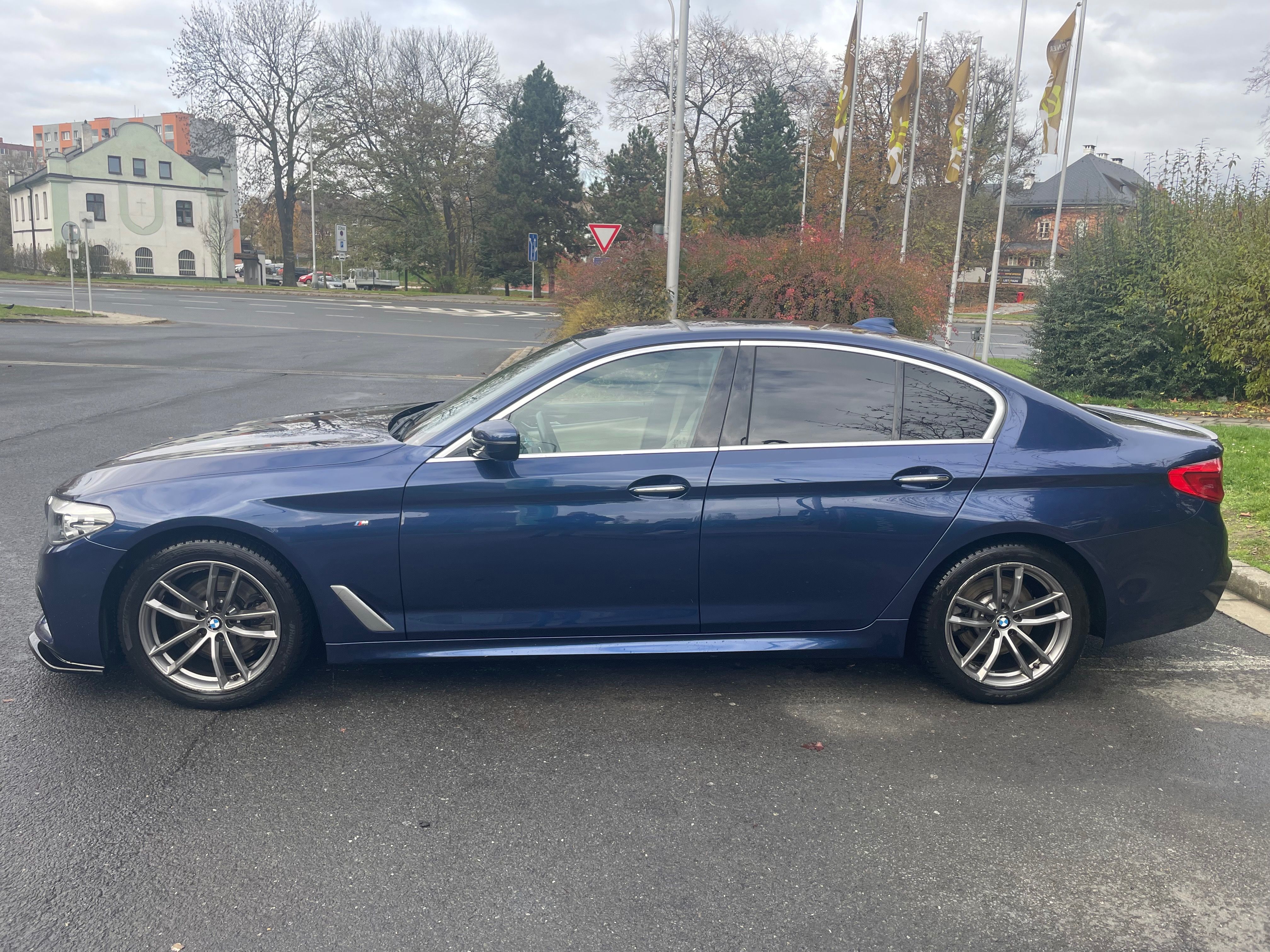 BMW Řada 5, BMW 520d xDrive G30 M Sport - fotka 4