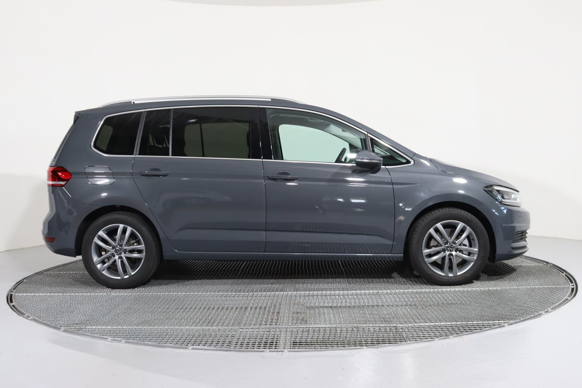 Volkswagen Touran, People 2,0 TDI 110 kW DSG/ ACC - fotka 3