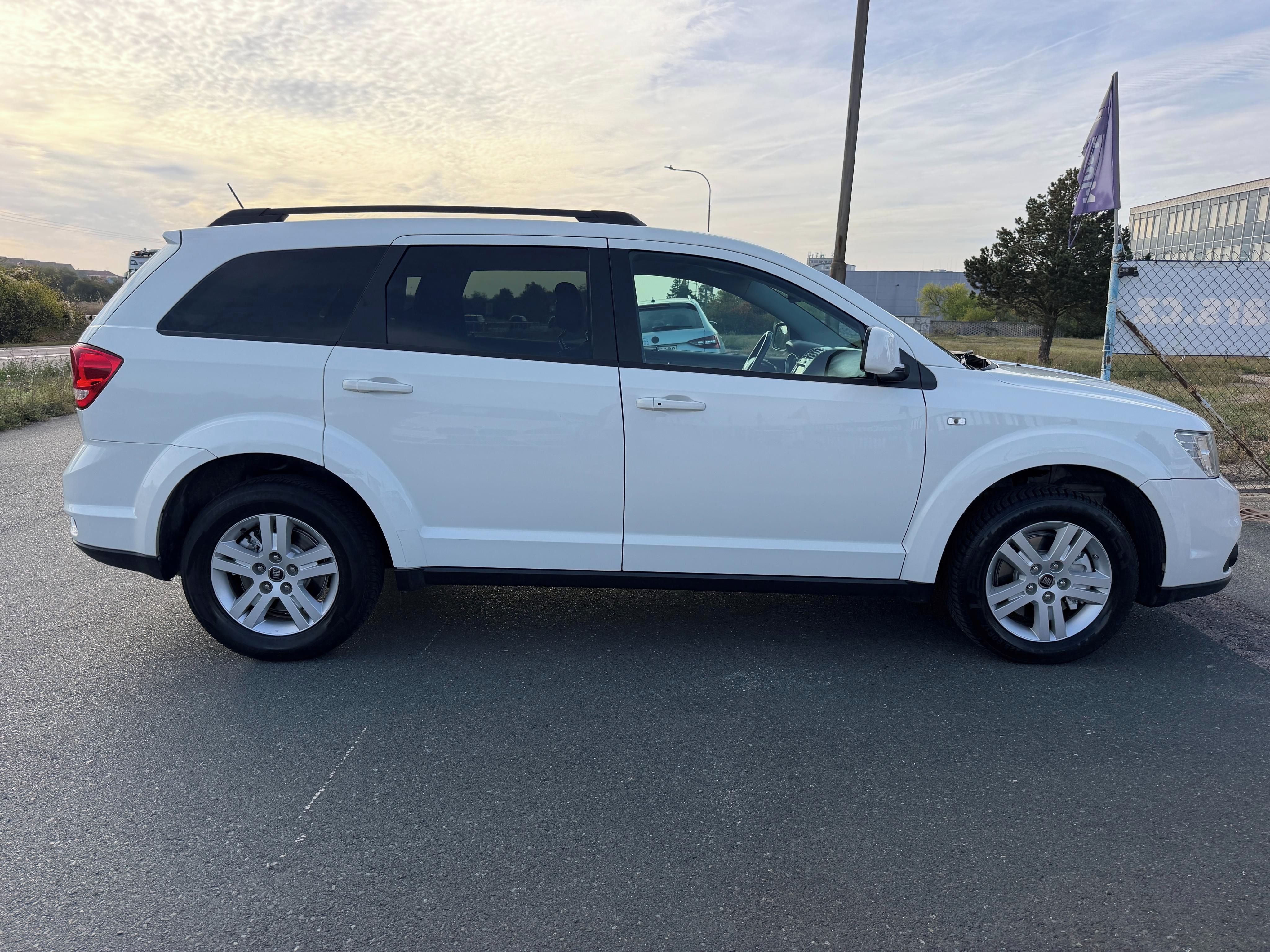 Fiat Freemont, 2.0 JTD-M2 125kW 7MÍST - fotka 4