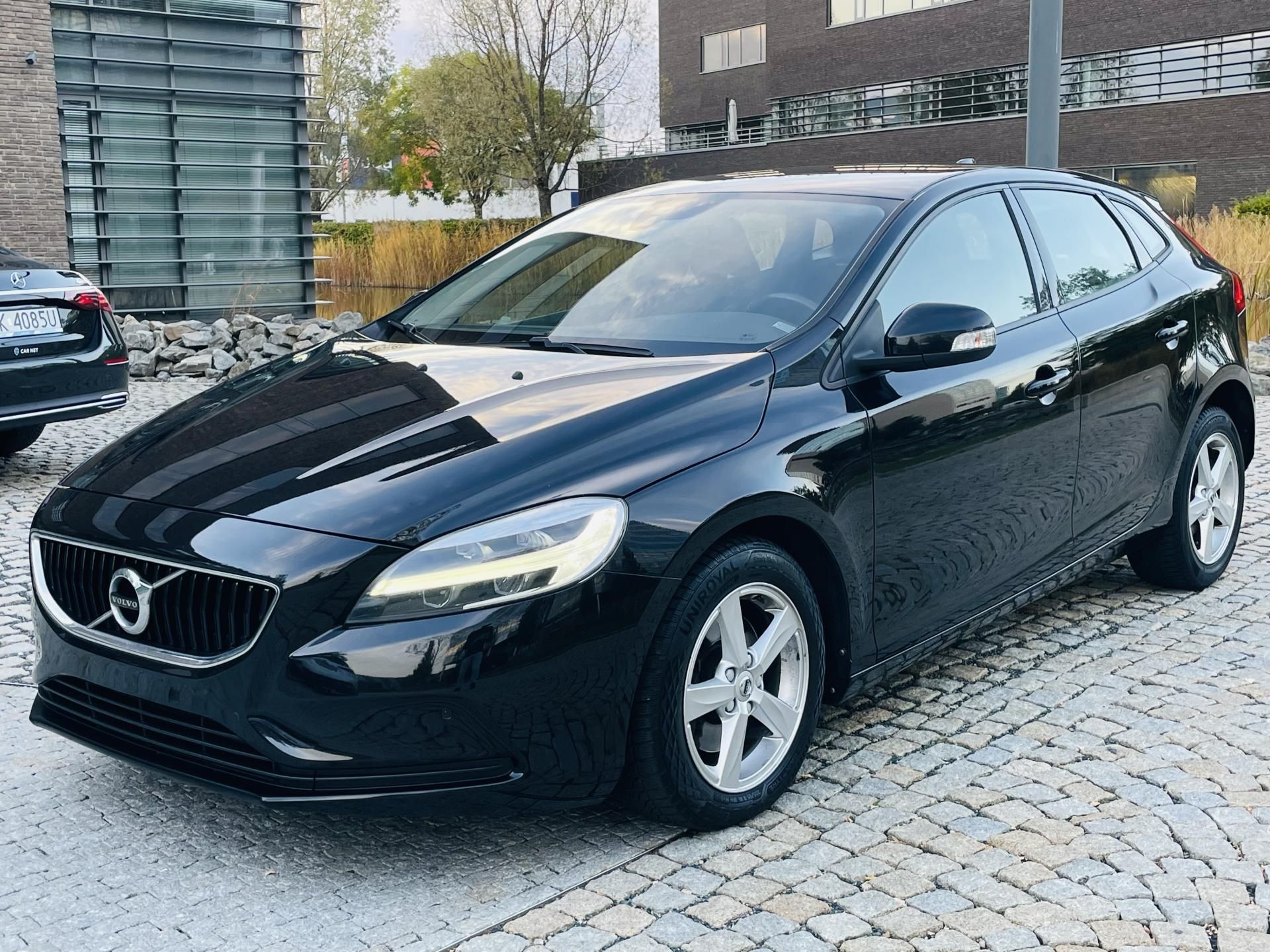 Volvo V40, 2.0i MANUÁL 1.MAJITEL SENZORY - fotka 5