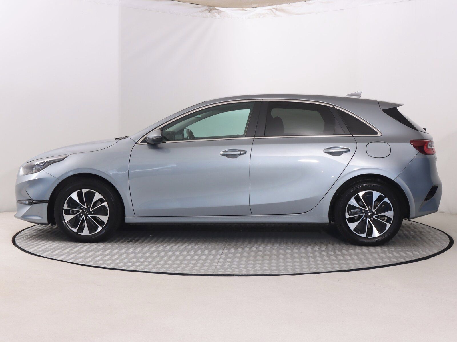 Kia Cee´d, 1.5 T-GDI, Gold, Serv.kniha - fotka 3