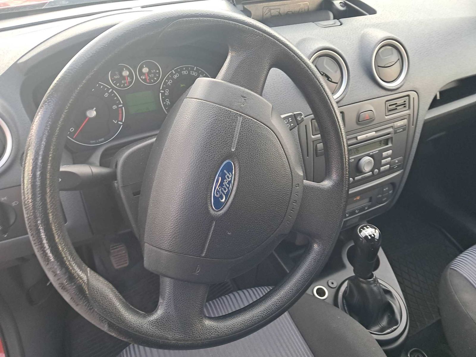 Ford Fusion, 1.6, Automatická klima - fotka 3