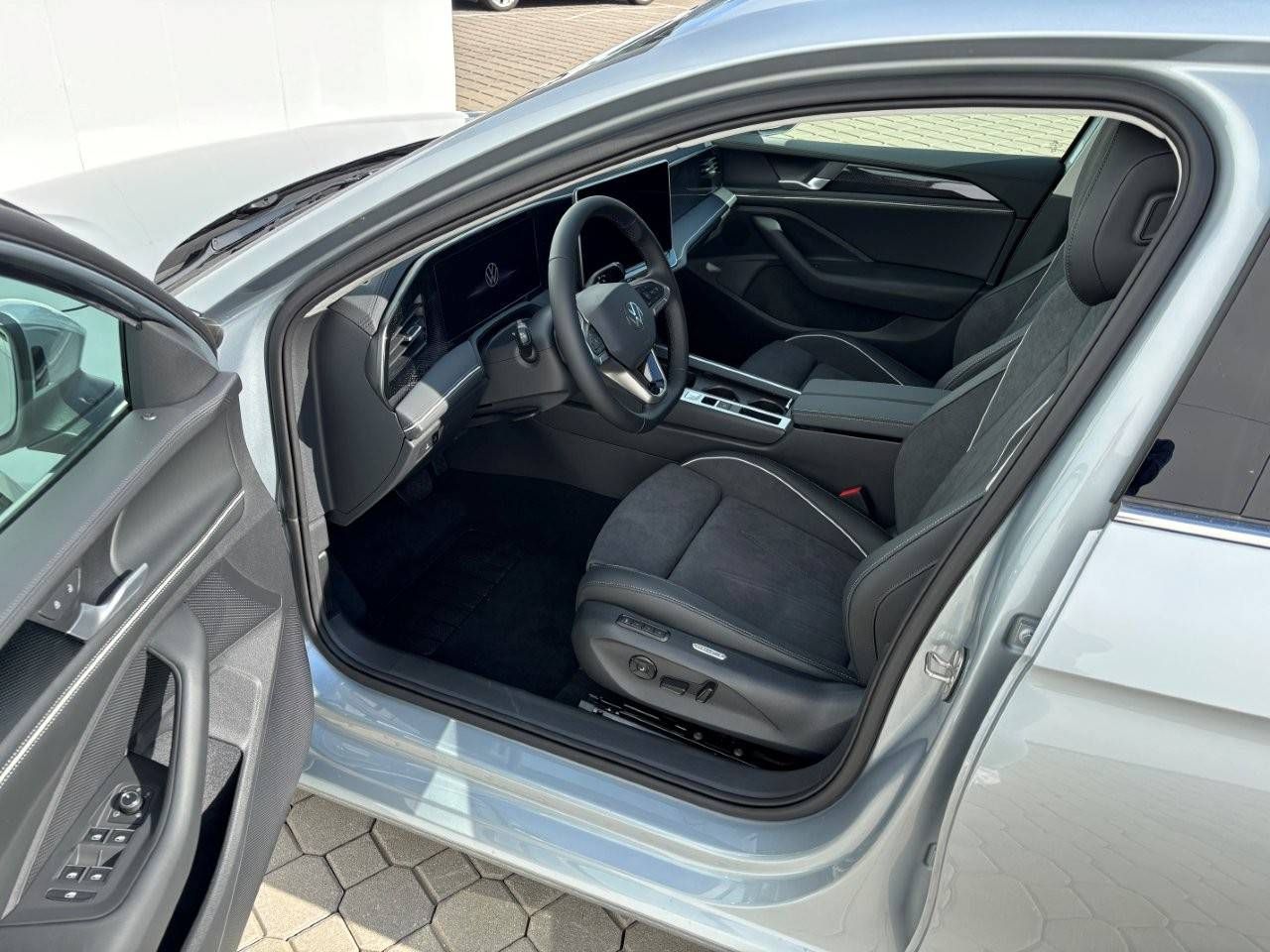 Volkswagen Tiguan, People 7DSG mHEV 1,5eTSI - fotka 5