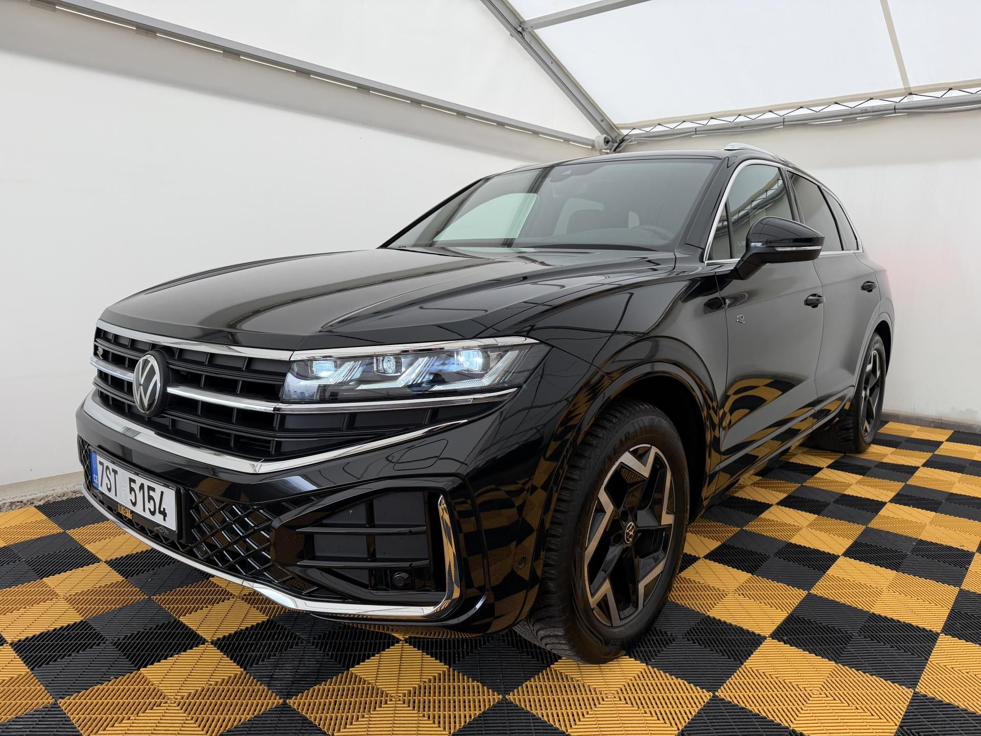 Volkswagen Touareg, 3.0Tdi*1-MAJ*DPH*HUD*R-LINE* - fotka 2