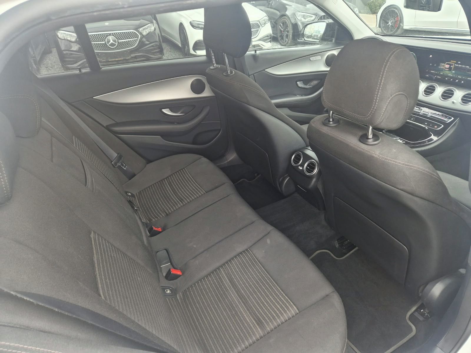 Mercedes-Benz Třídy E, Mercedes BENZ E300 de - fotka 5