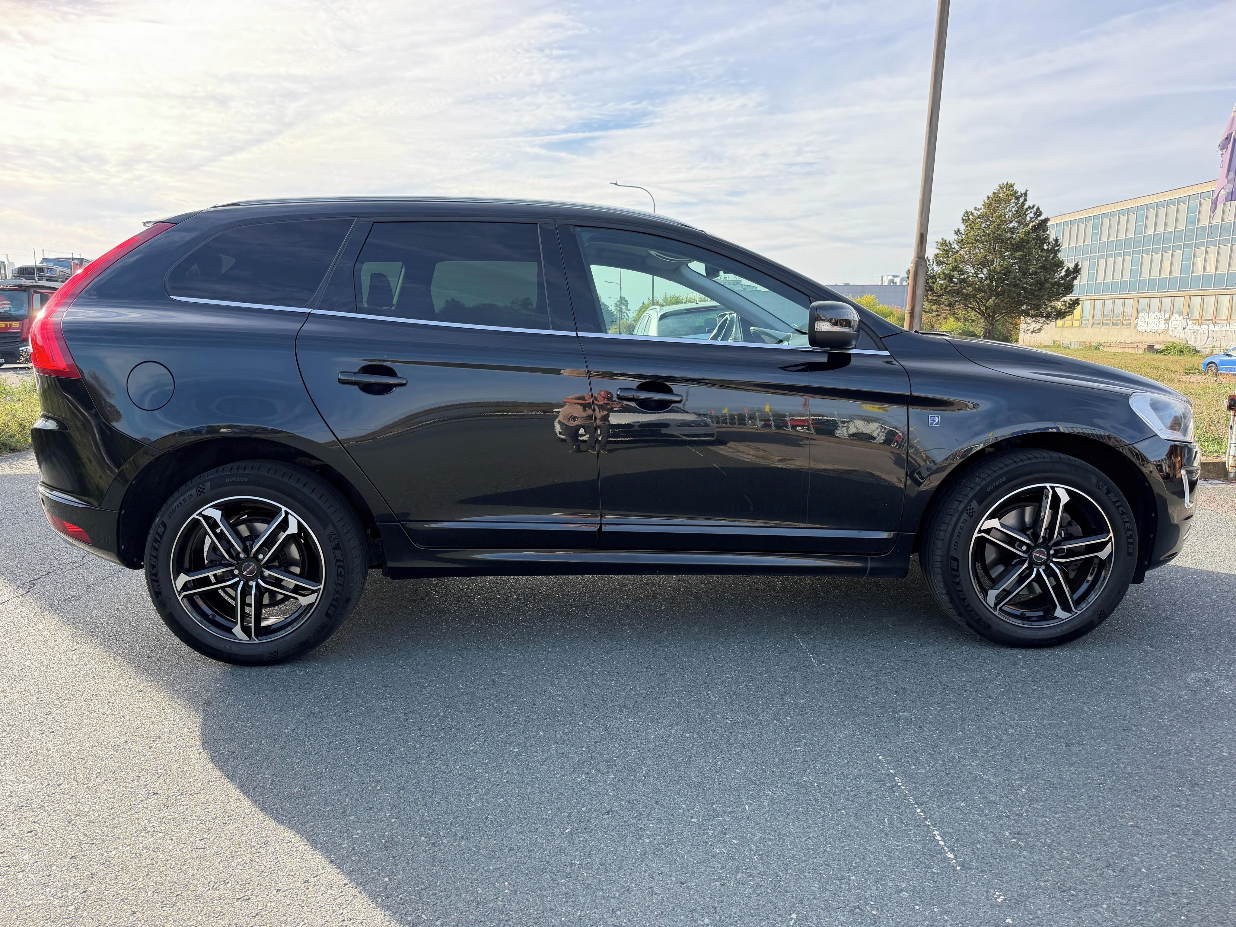 Volvo XC60, 2.0 D4 133kW A/T, OCEAN RACE - fotka 4