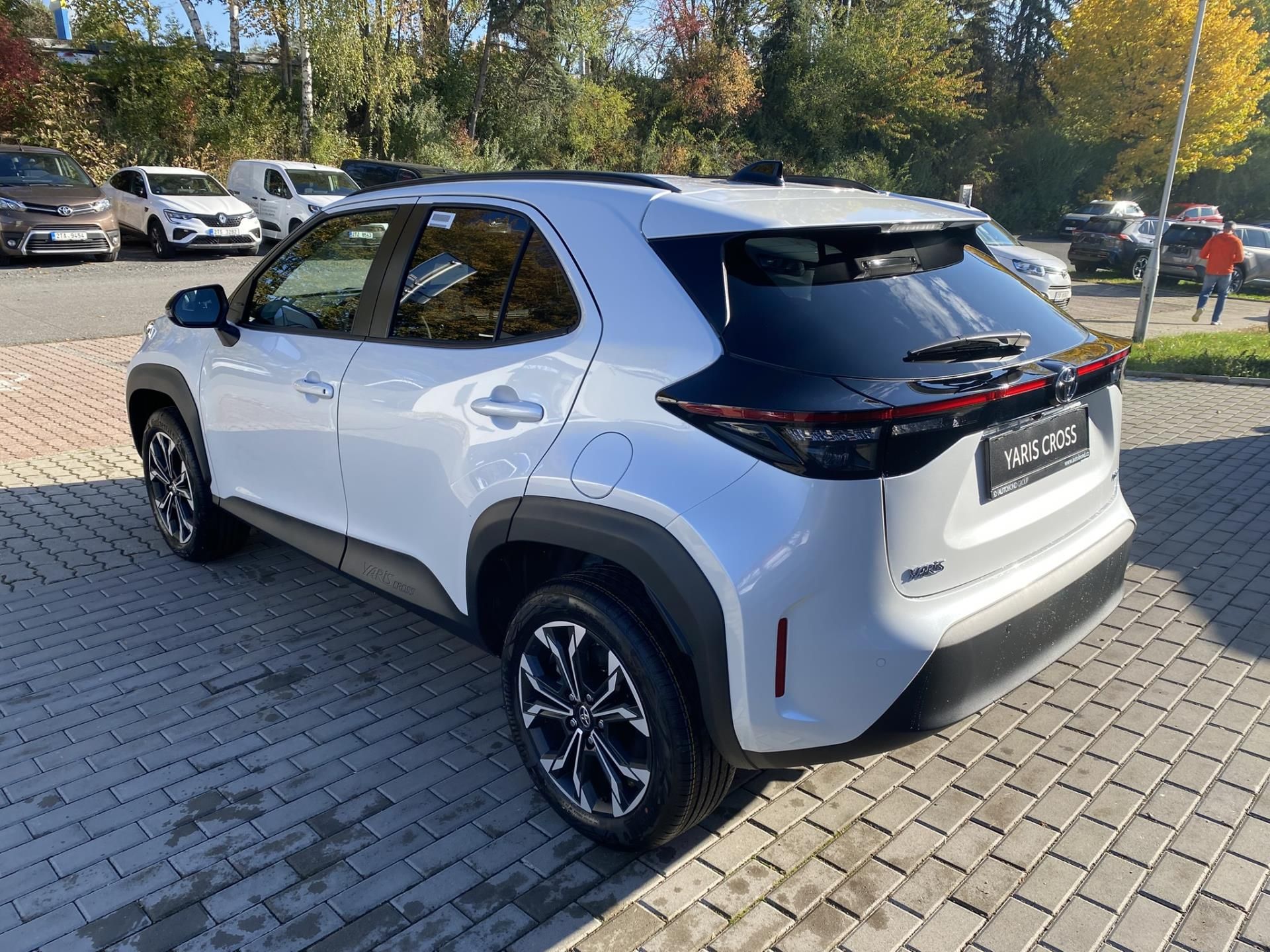 Toyota Yaris Cross, 1.5 HEV STYLE + zimní kola - fotka 4