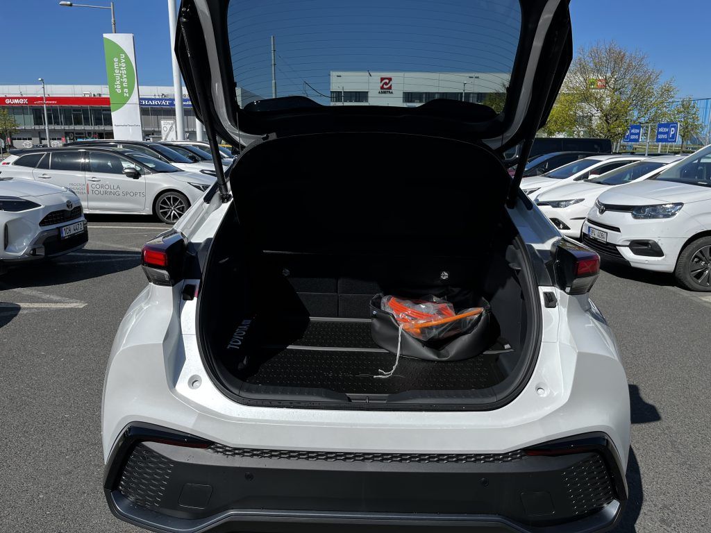 Toyota C-HR, 2.0 Plug-in Hybrid Executive - fotka 6