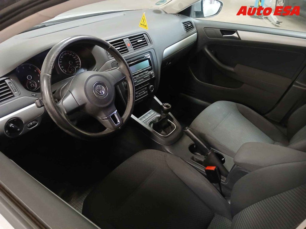 Volkswagen Jetta, 1.2 - fotka 3