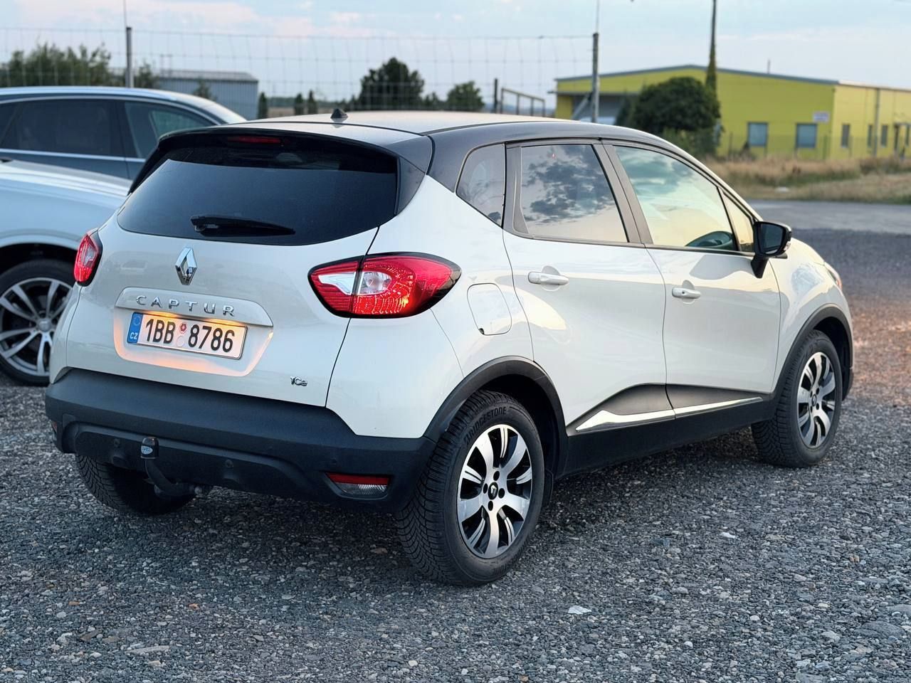 Renault Captur - fotka 4